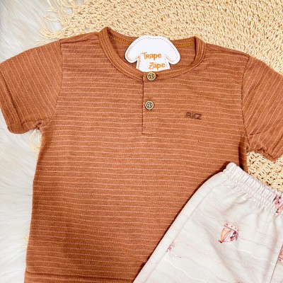 Conj. Camiseta Listras Pontilhadas e Bermuda Barcos - Marrom